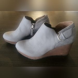 Dr Scholls wedge booties size 7